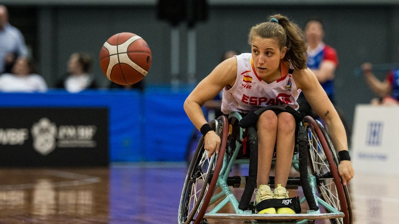 Lourdes Ortega baloncesto en silla de ruedas