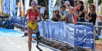 Rakel Mateo, una indómita triatleta de estoica fortaleza