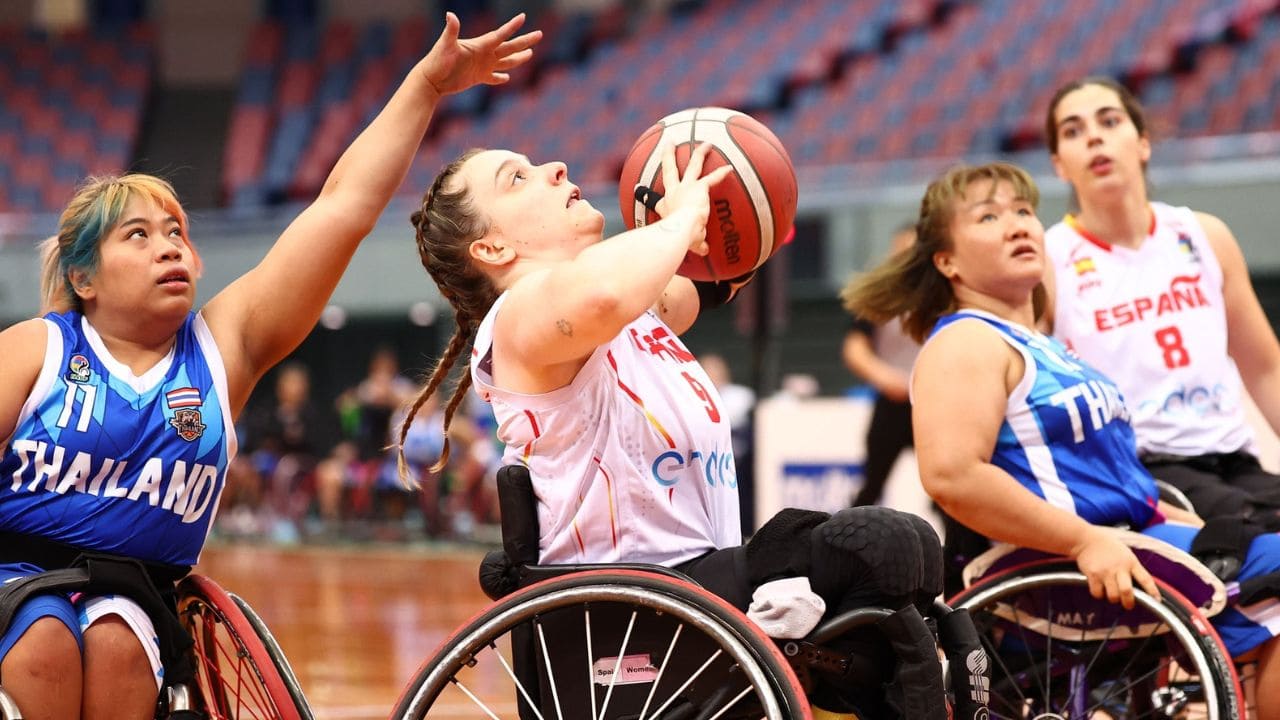 Sara Revuelta baloncesto en silla de ruedas
