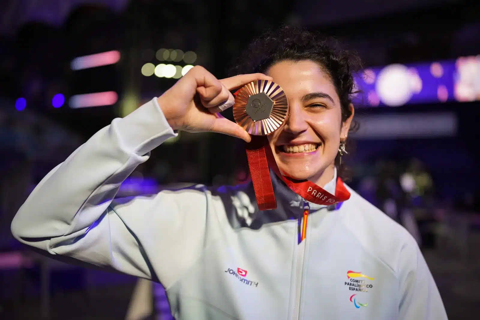 La mosquetera Judith Rodríguez, un ‘touché’ de bronce en el Grand Palais