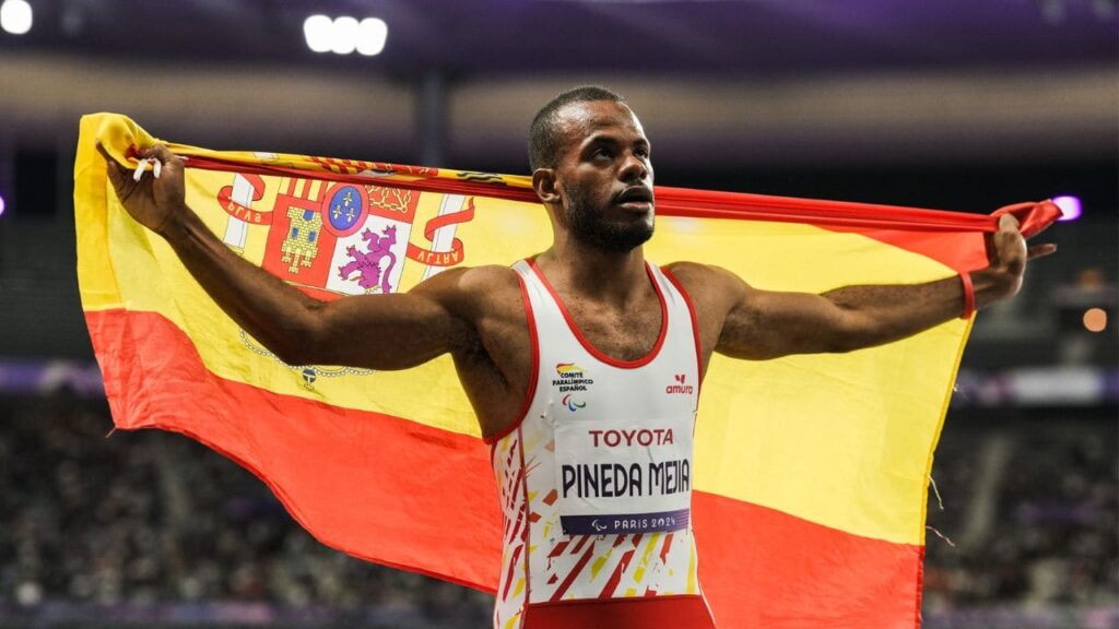 David Pineda, campeón del mundo en 400 metros T20 en Nueva Delhi
