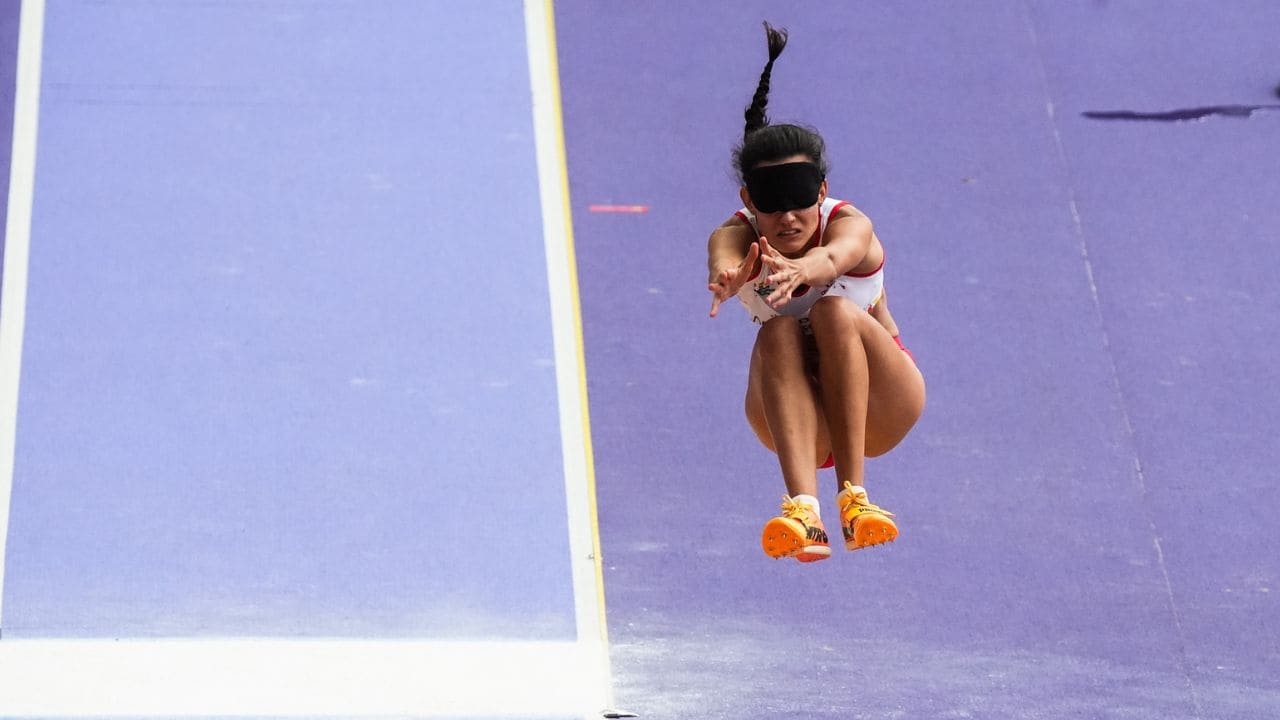 Alba García oro Mundial salto de longitud T11 Nueva Delhi