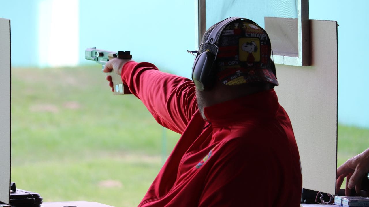 Carlos Linares séptimo pistola P3 Europeo tiro Osijek