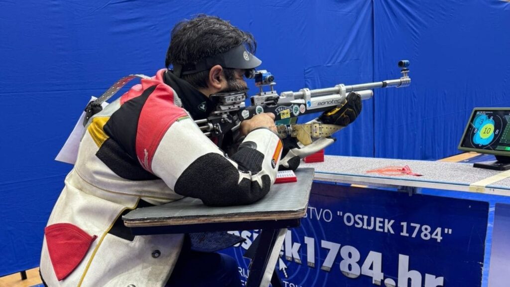 Juan Saavedra plata Copa del Mundo tiro carabina Al Ain