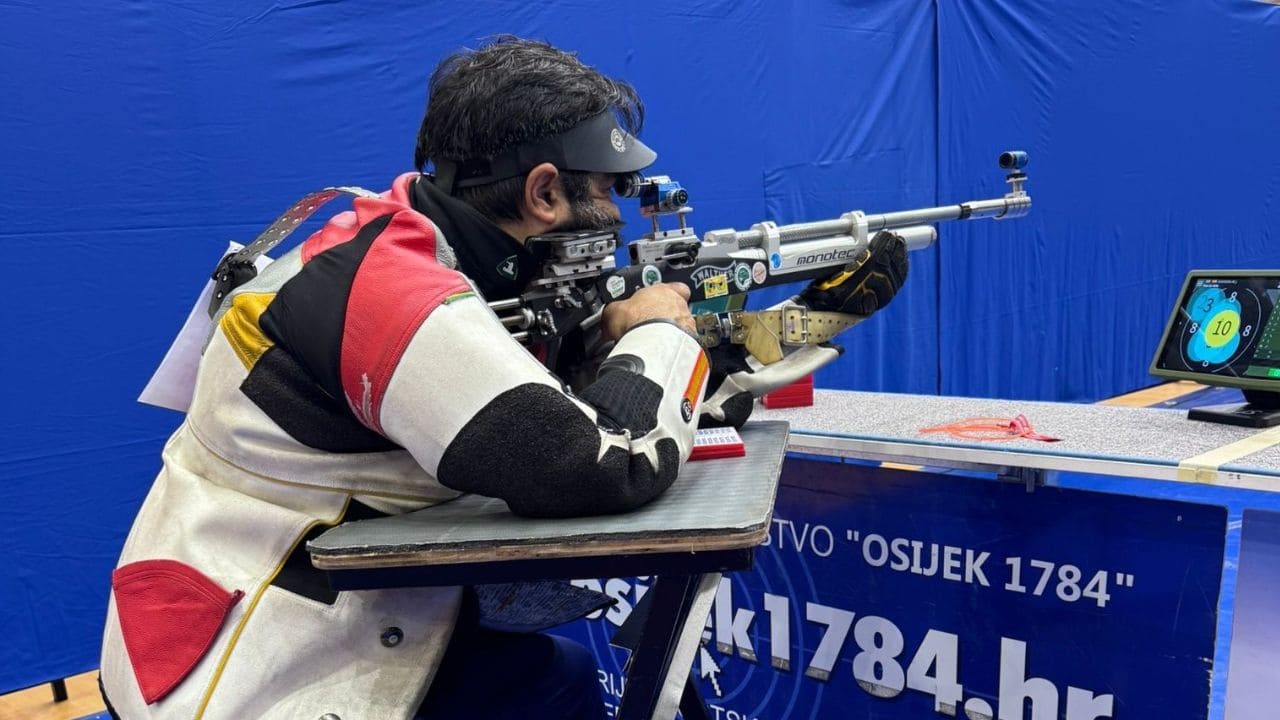 Juan Saavedra plata Copa del Mundo tiro carabina Al Ain
