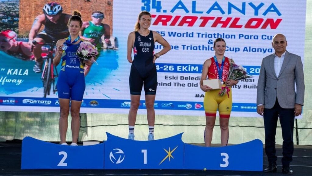 María Fuertes gana el bronce en triatlón Copa del Mundo Alanya