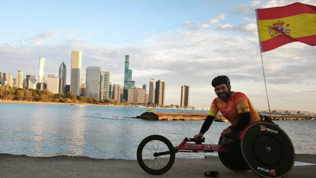 Rafa Botello completa la maratón de Chicago en el decimocuarto puesto