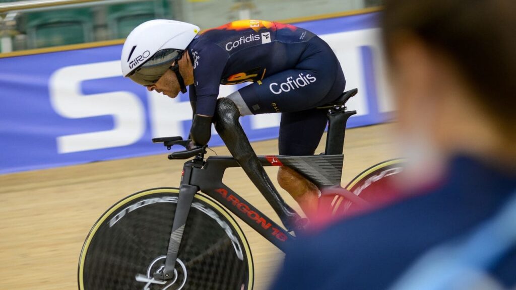 Ricardo Ten vuela hacia el oro en el kilómetro contrarreloj del Mundial de ciclismo