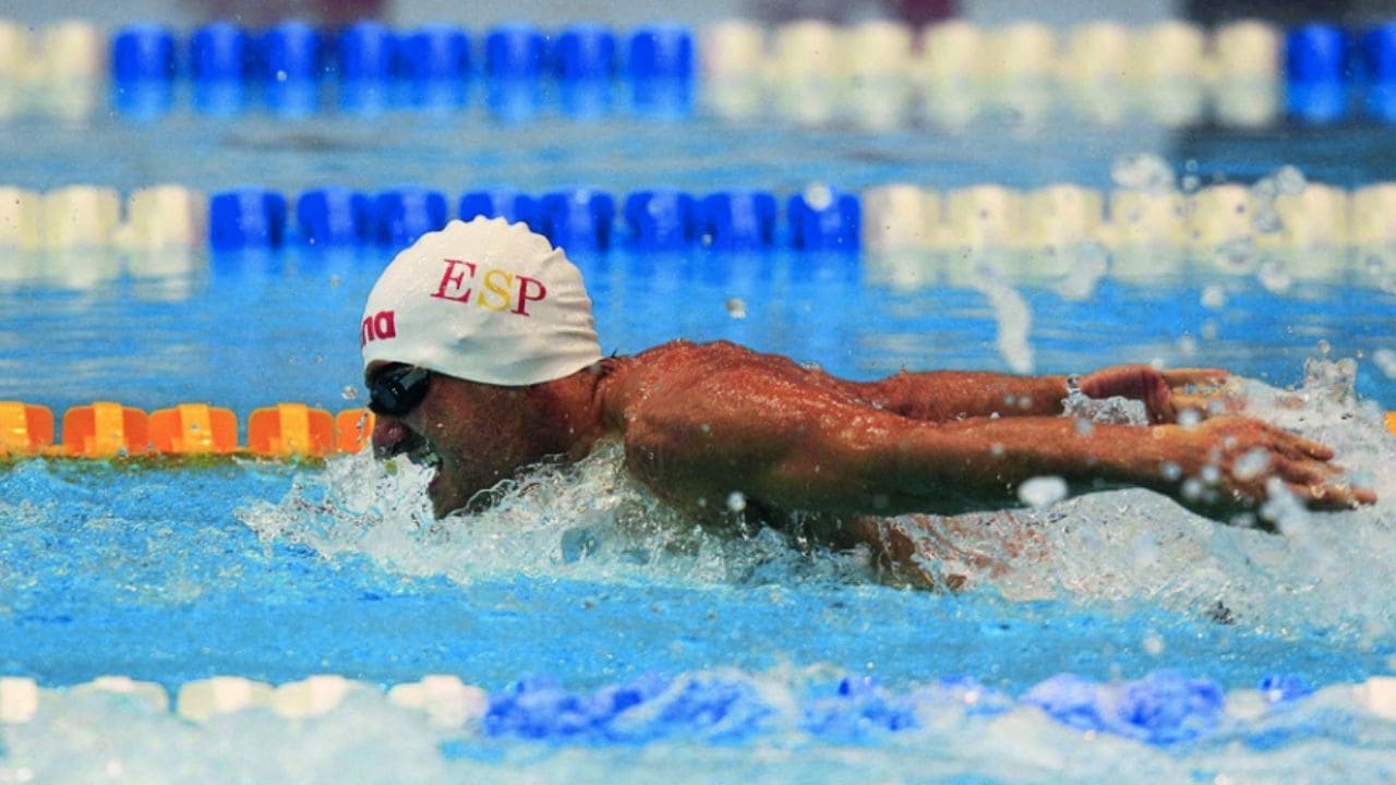 Albert Gelis en sus inicios en la natación paralímpica