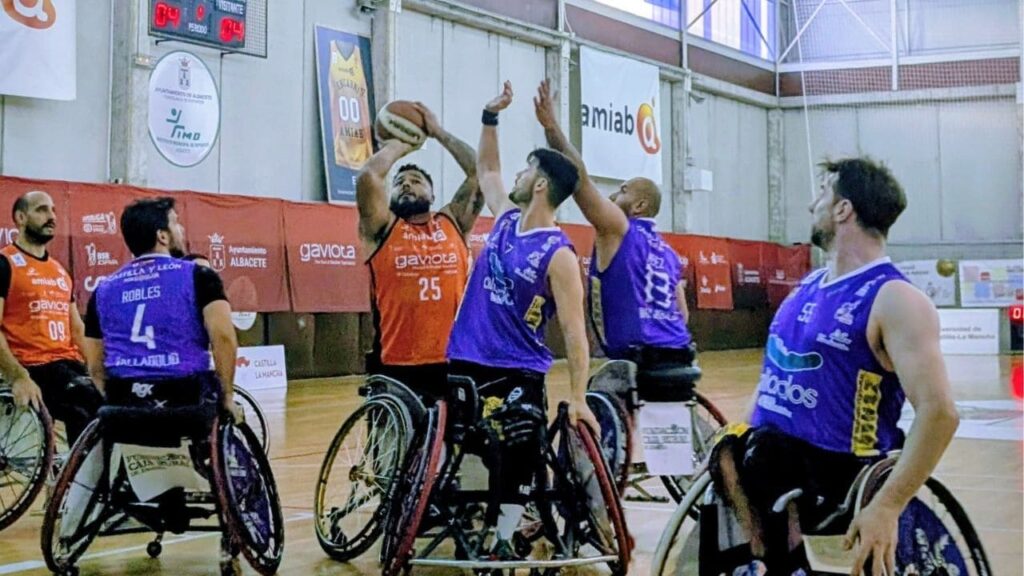 Los favoritos cumplen en la primera jornada de la Superliga de baloncesto en silla de ruedas