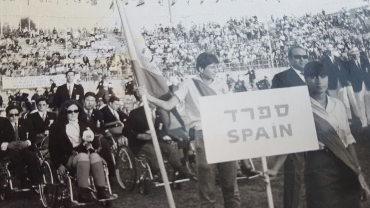 Carmen Riu durante la ceremonia inaugural Juegos Paralímpicos Tel Aviv 1968