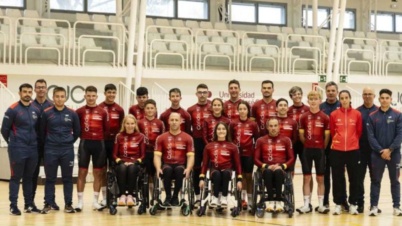 El equipo promesas paralímpicas de ciclismo