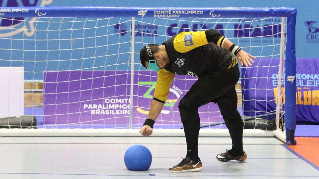 Javi Serrato partido de goalball en la liga brasileña