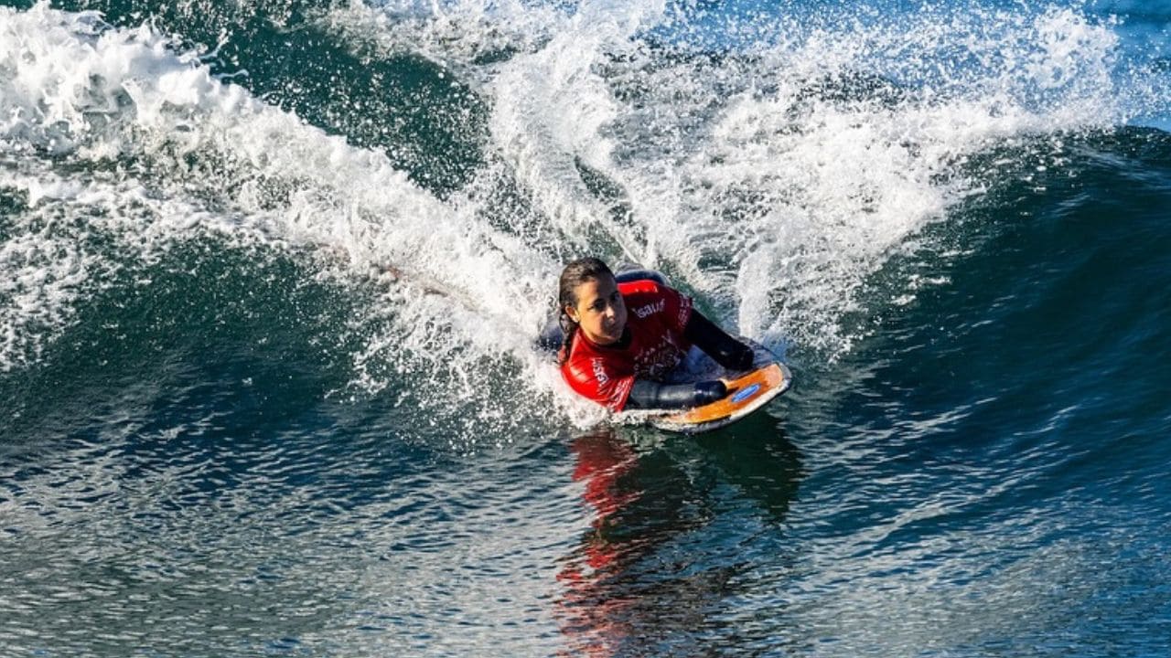 Sarah Almagro, del límite entre la vida y la muerte al trono del surf mundial