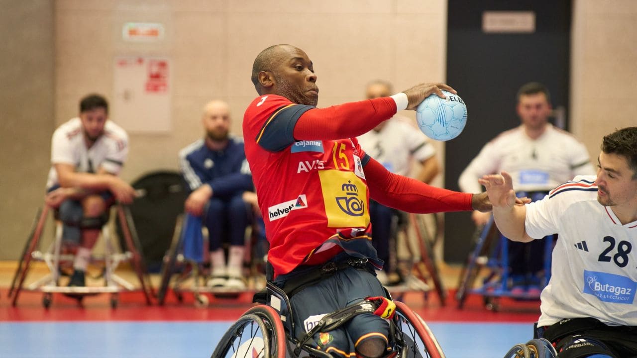 Lorenzo Envó balonmano español en silla de ruedas Europeo Lituania