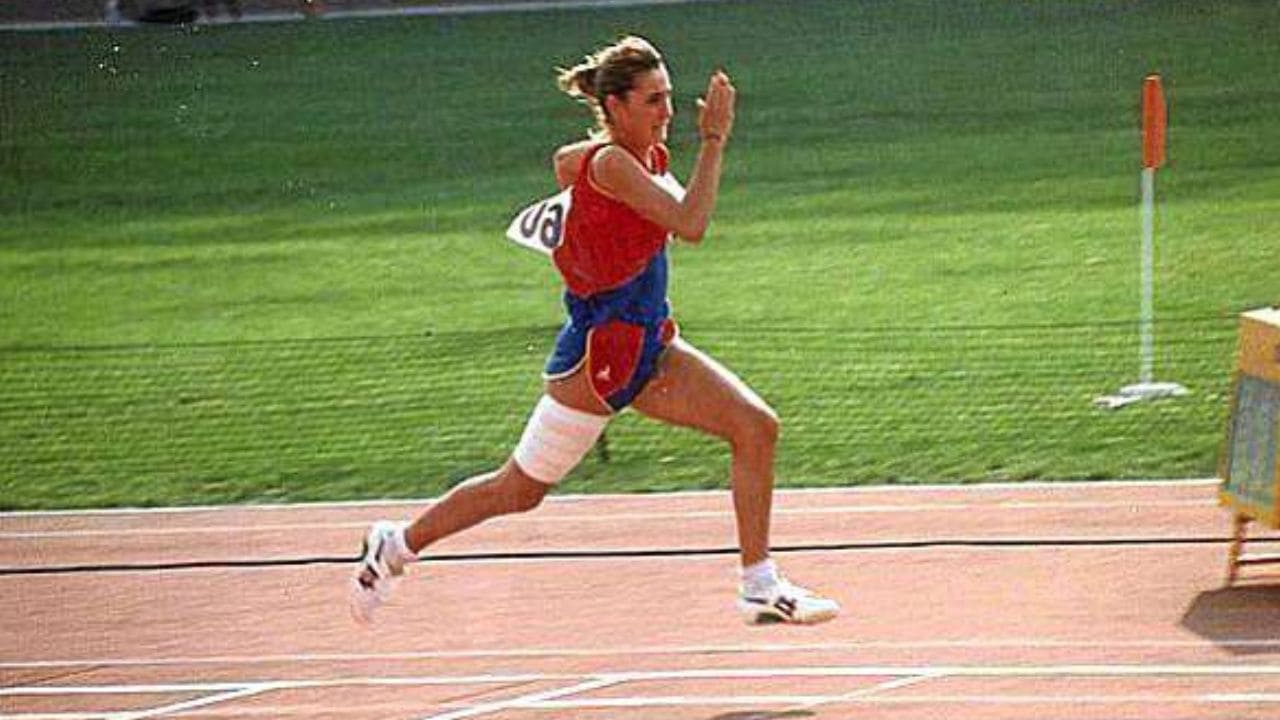 Magda Amo en salto de longitud en los Juegos Paralímpicos de Barcelona 1992