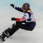 Brenna Huckaby, la rider que venció al cáncer y desafía la nieve sobre la tabla