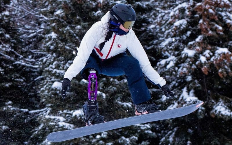 Brenna Huckaby superó un cáncer y es una de las mejores del mundo en snowboard paralímpico