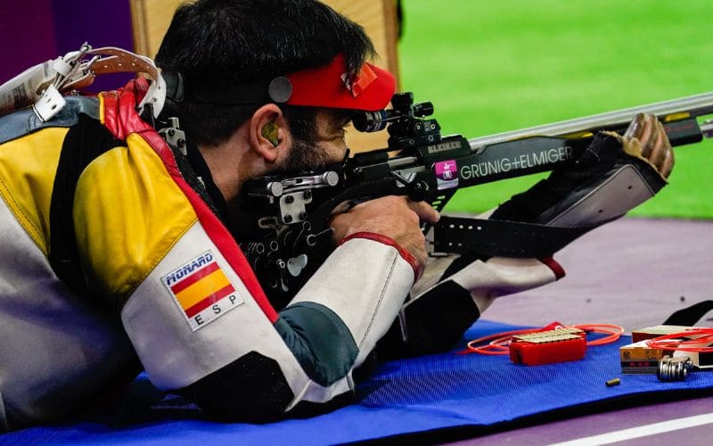 El tiro olímpico, precisión que rompe barreras entre carabinas y pistolas