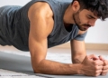 estos son los segundos exactos que debes aguantar la plancha abdominal para trabajar core, glúteos y hombros