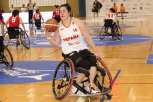 La selección femenina de basket ofrece una buena imagen en Oporto
